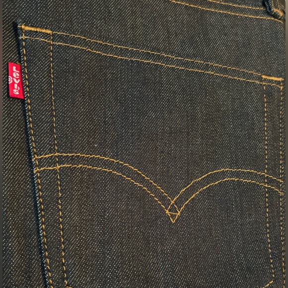 NWT LEVI JEANS - DARK WASH!! - Picture 5 of 10